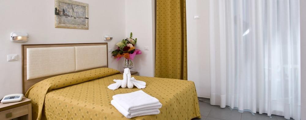 קאטוליקה Hotel Nautilus מראה חיצוני תמונה